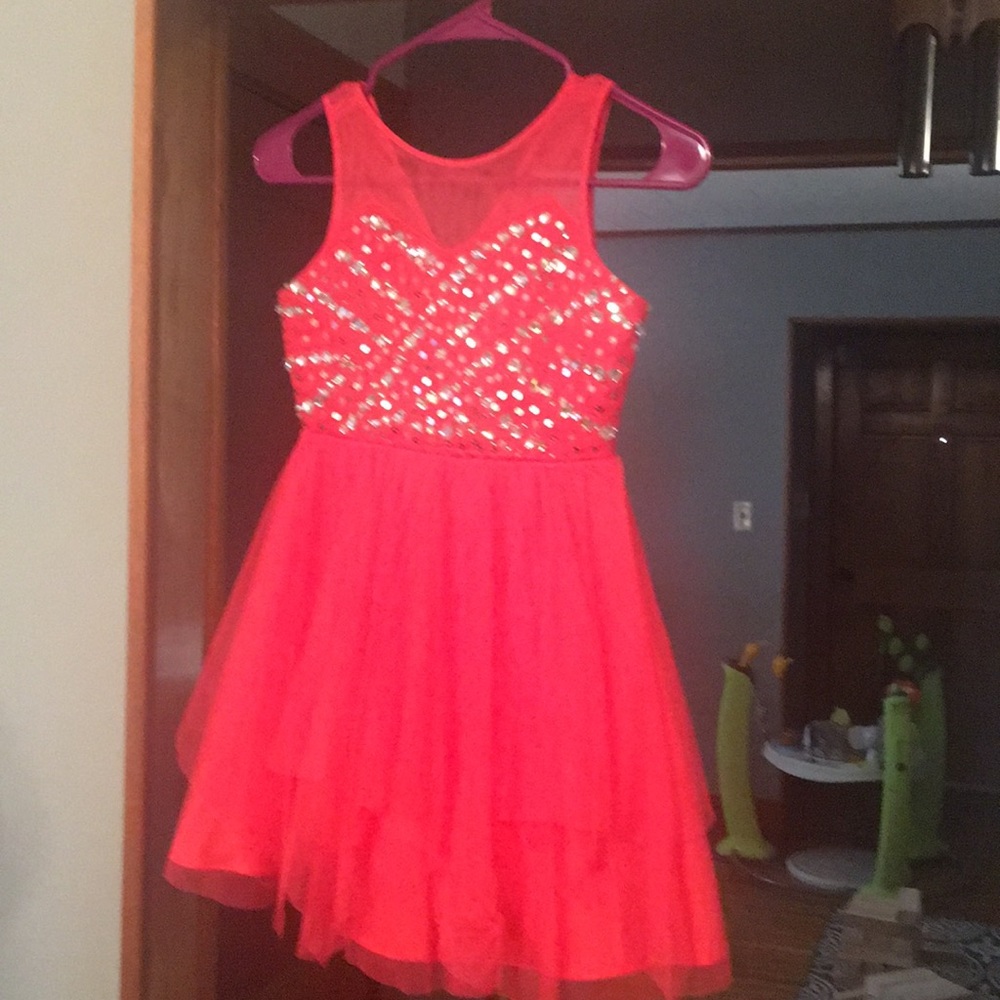 Little girls dress size 7. Worn twice.